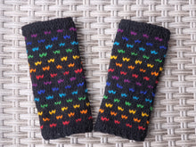 Load image into Gallery viewer, Liquorice Fingerless Mitts / Wrist Warmers