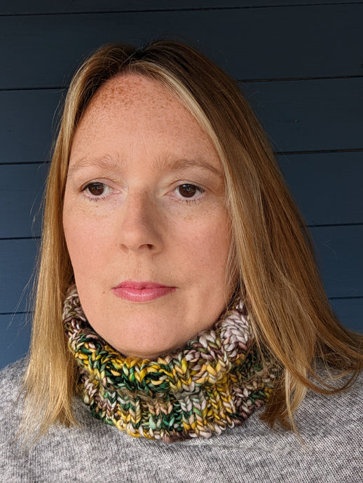 Chunky Tweed Neckwarmer Snood Scarf - Citrine Green