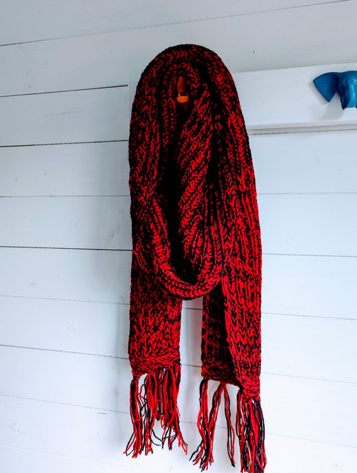 Fisherman's Rib Knit Scarf - Red/Black