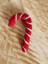 Laden Sie das Bild in den Galerie-Viewer, Handmade Felt Candy Canes