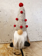 Laden Sie das Bild in den Galerie-Viewer, Handmade Felt Novelty Christmas Gonks