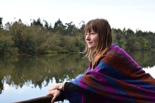 Laden Sie das Bild in den Galerie-Viewer, Stripies - Nepalese Shawls