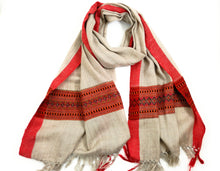 Laden Sie das Bild in den Galerie-Viewer, Kullu Scarf / Shawl